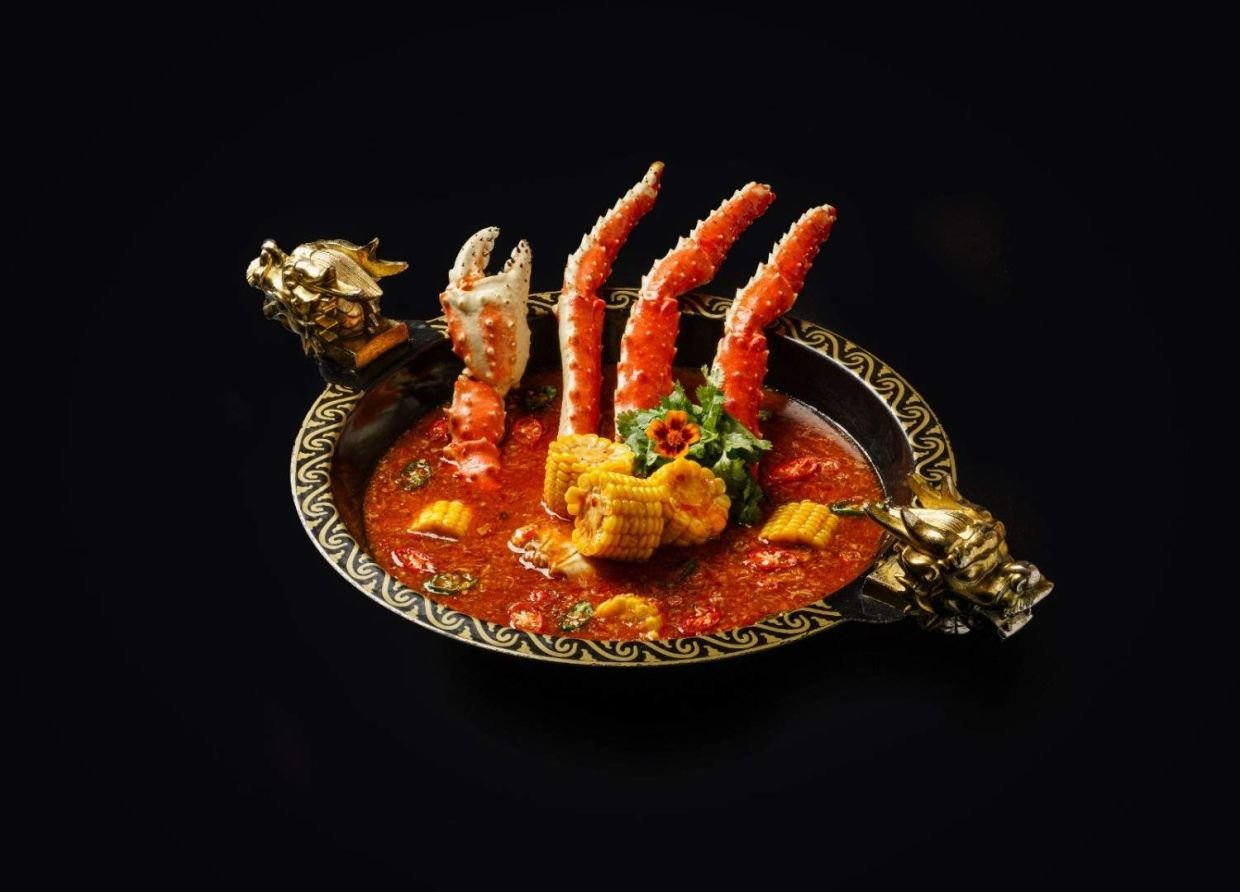 EXPERIENCE THE UNIQUE FLAVOR OF CHONG QING HOT POT JAKARTA WITH THE SENSATIONAL ALASKAN KING CRAB