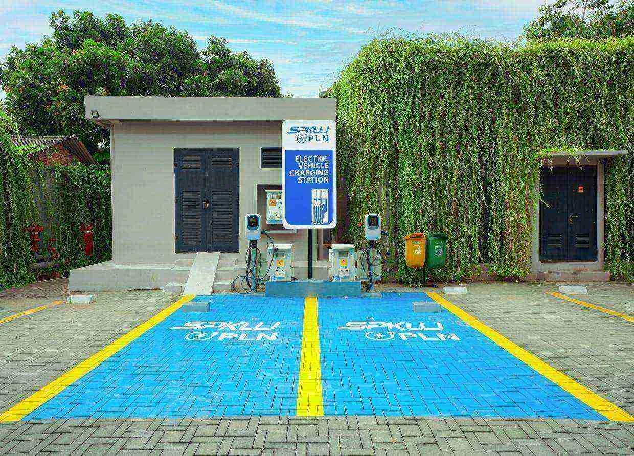 ARCHIPELAGO BECOMES INDONESIA’S FIRST HOTEL GROUP TO PROVIDE ELECTRIC VEHICLE CHARGING FACILITIES