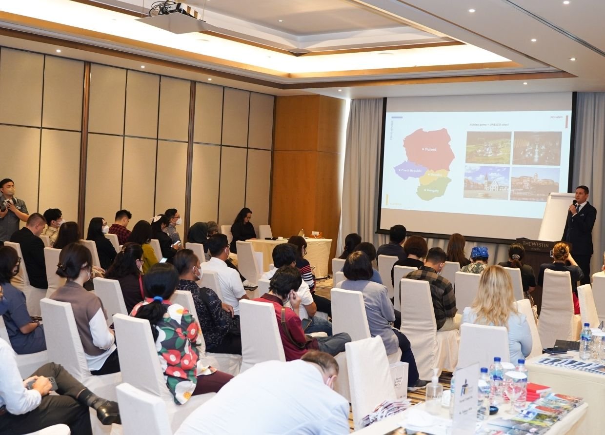 DISCOVER CENTRAL EUROPE: V4 HELD AN EXHIBITION TO ATTRACT INDONESIAN TOURIST