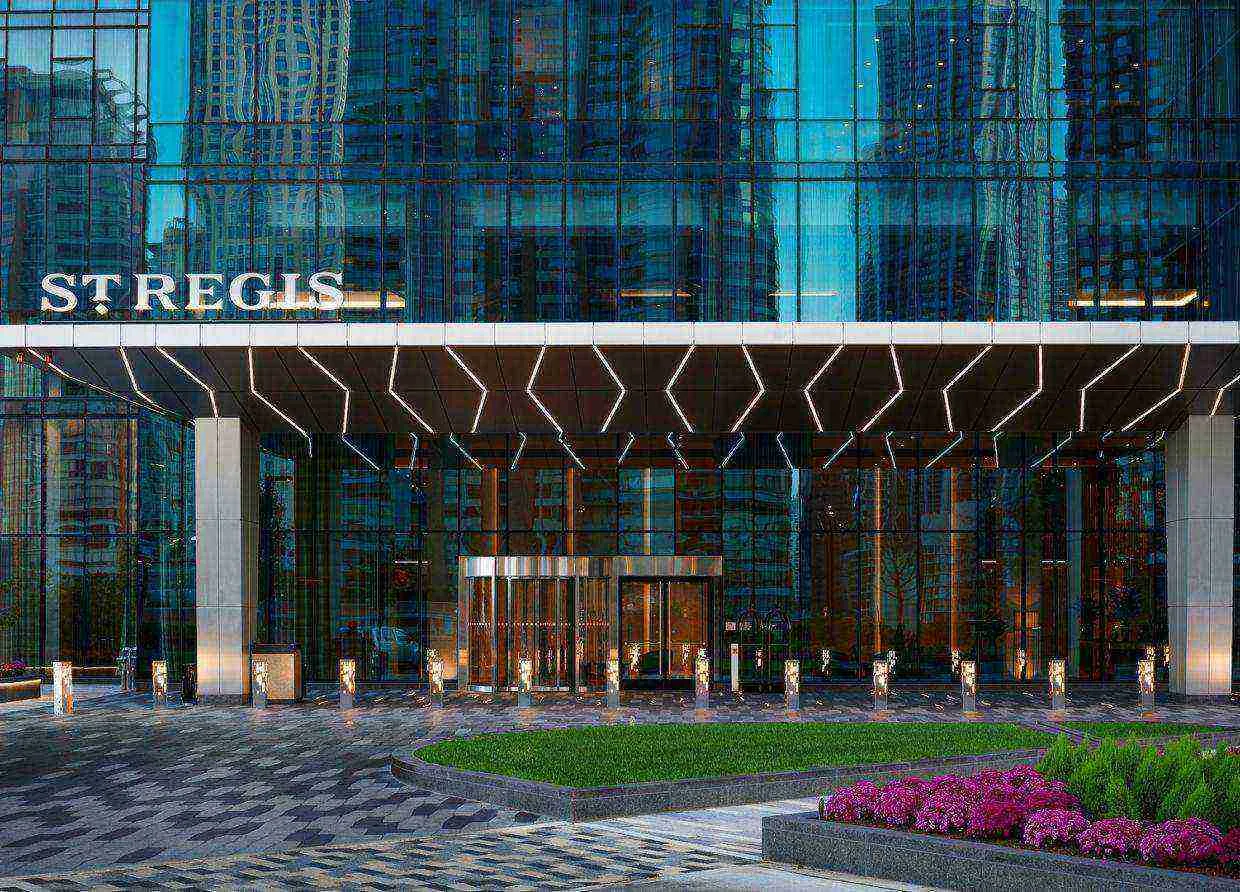 THE ST. REGIS CHICAGO OPENS ITS DOORS, SHOWCASING AVANT-GARDE DESIGN AND BESPOKE SERVICE
