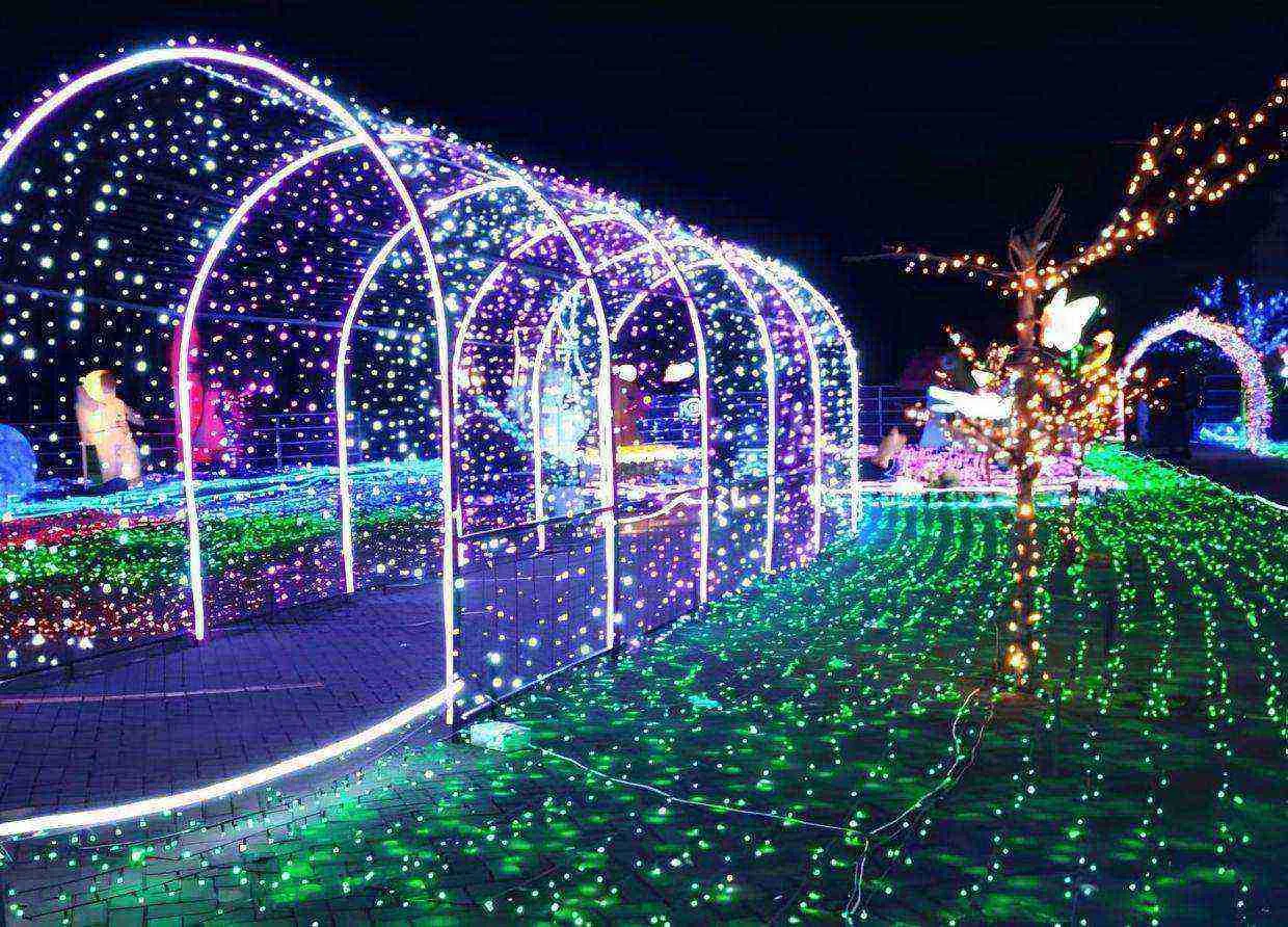 GLOWPARK INDONESIA LIGHTS UP CIREBON WITH THEMED NIGHT ATTRACTIONS FOR ALL AGES